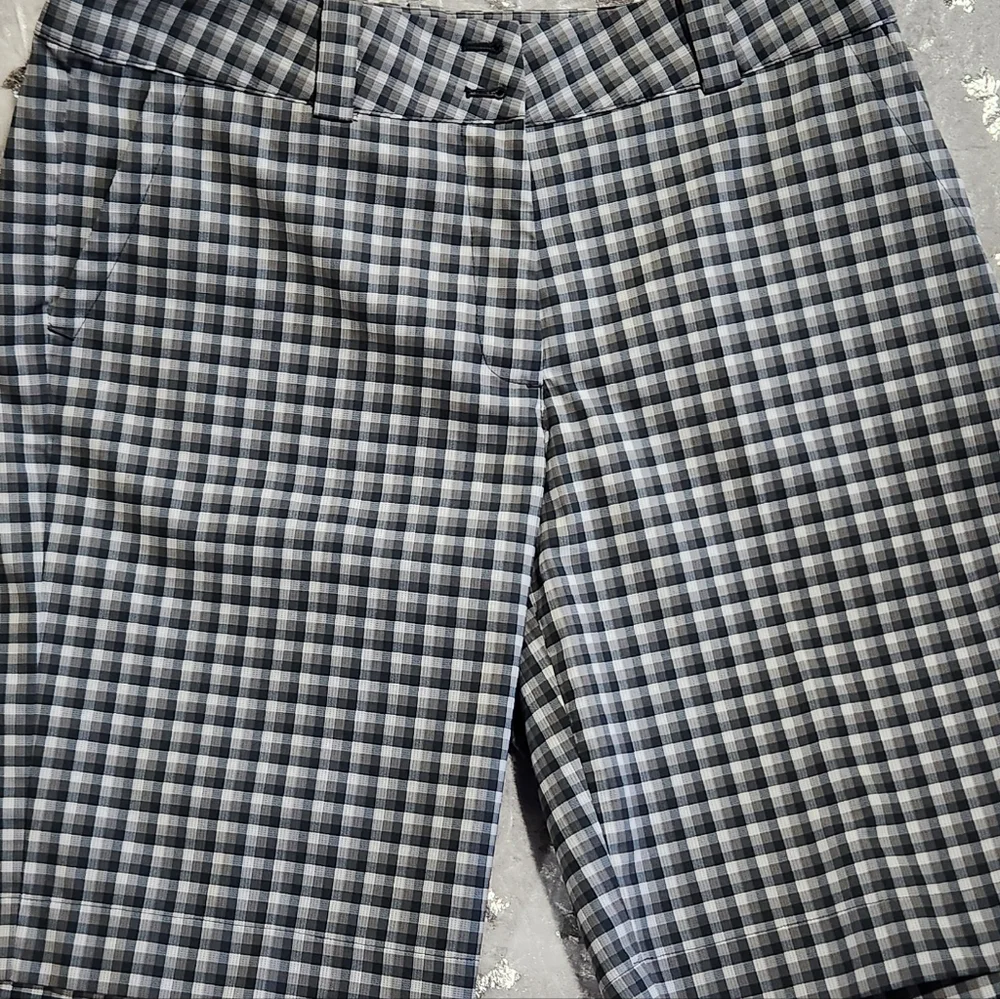 Nike- Women's(M) Gray and White Plaid Golf Shorts - Picture 2 of 4